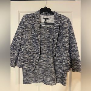 Used Ann Taylor Suit Set. Jacket is Size 10. Skirt is size 12